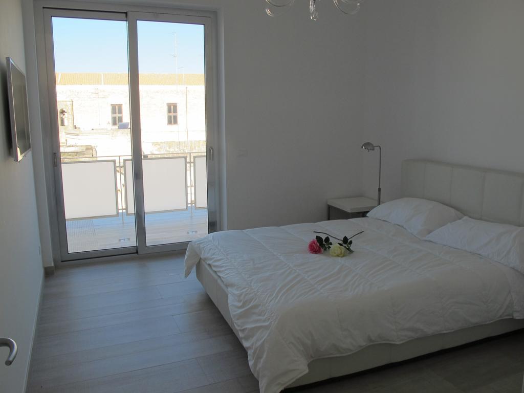 شقة Penthouse Santa Croce ليتشي الغرفة الصورة