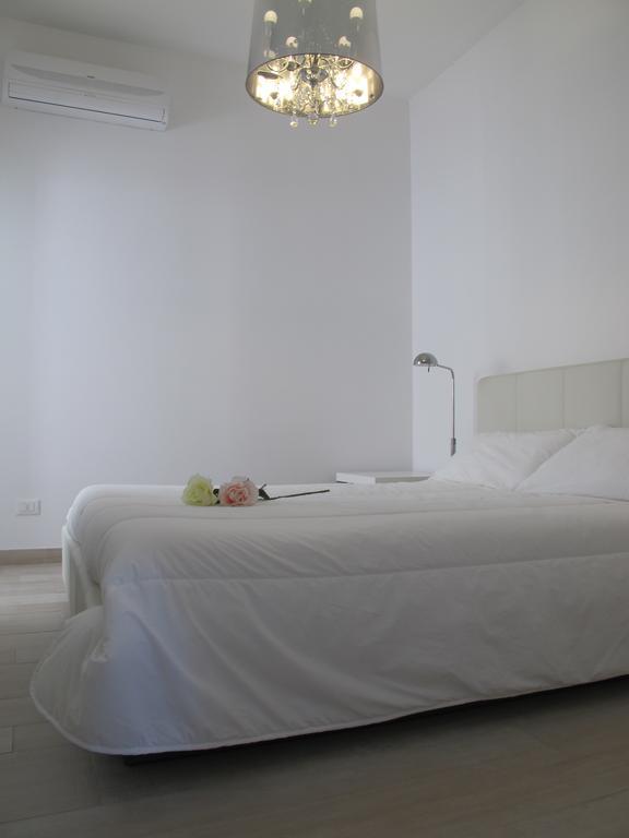 شقة Penthouse Santa Croce ليتشي الغرفة الصورة